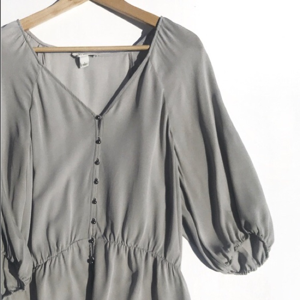 Banana Republic gray semi sheer silk peasant top
